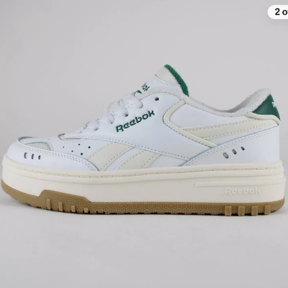 Women's Reebok Classic Chalk Casual Lifestyle Shoes ~Size 6.5 ~White/Green